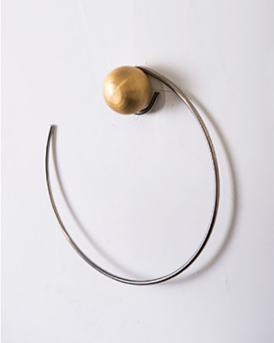 Brass ball hanger
